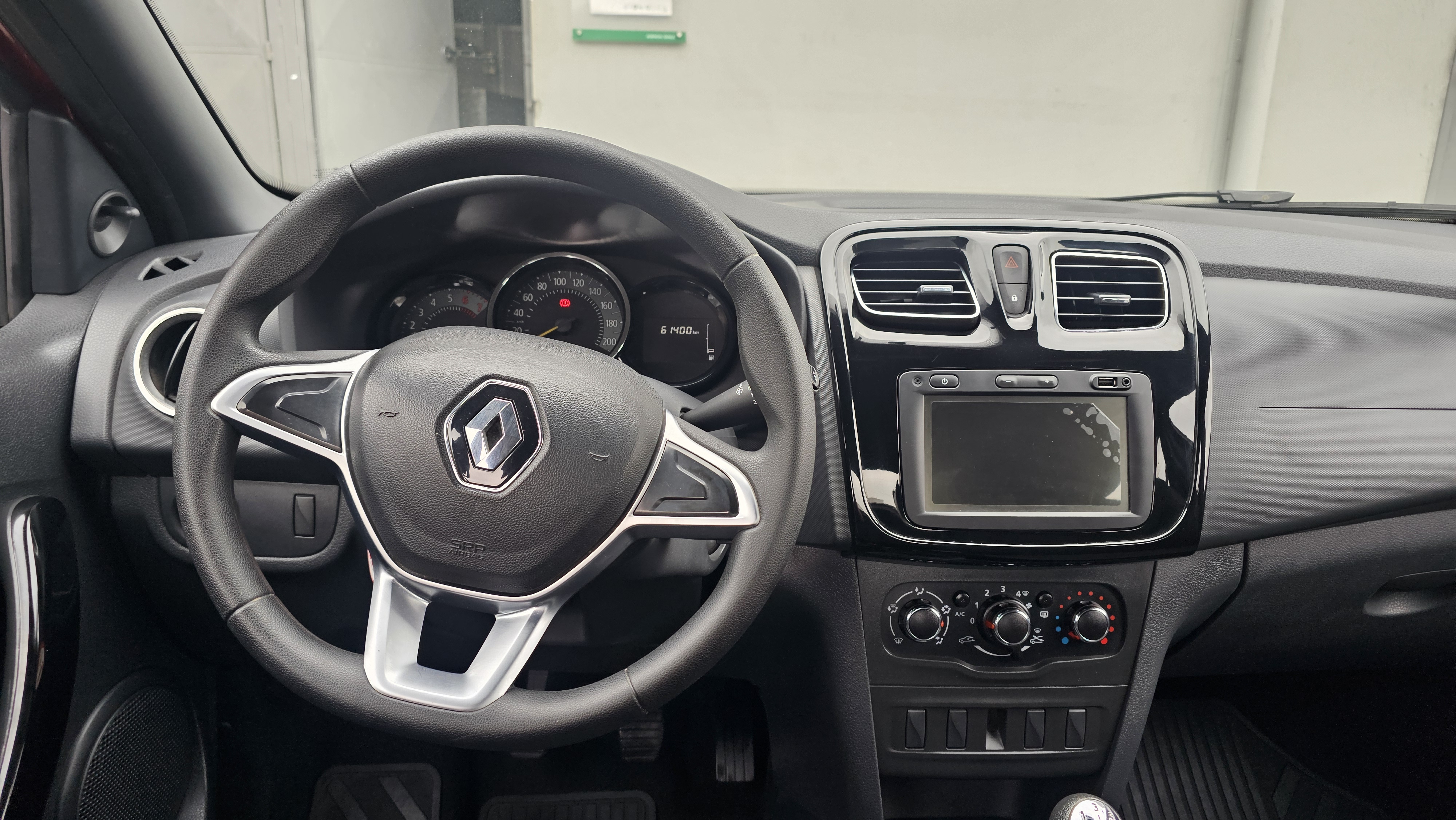 RENAULT - LOGAN ZEN FASE II AC 1.6 4P 4X2 TM - 2023 - Image 9