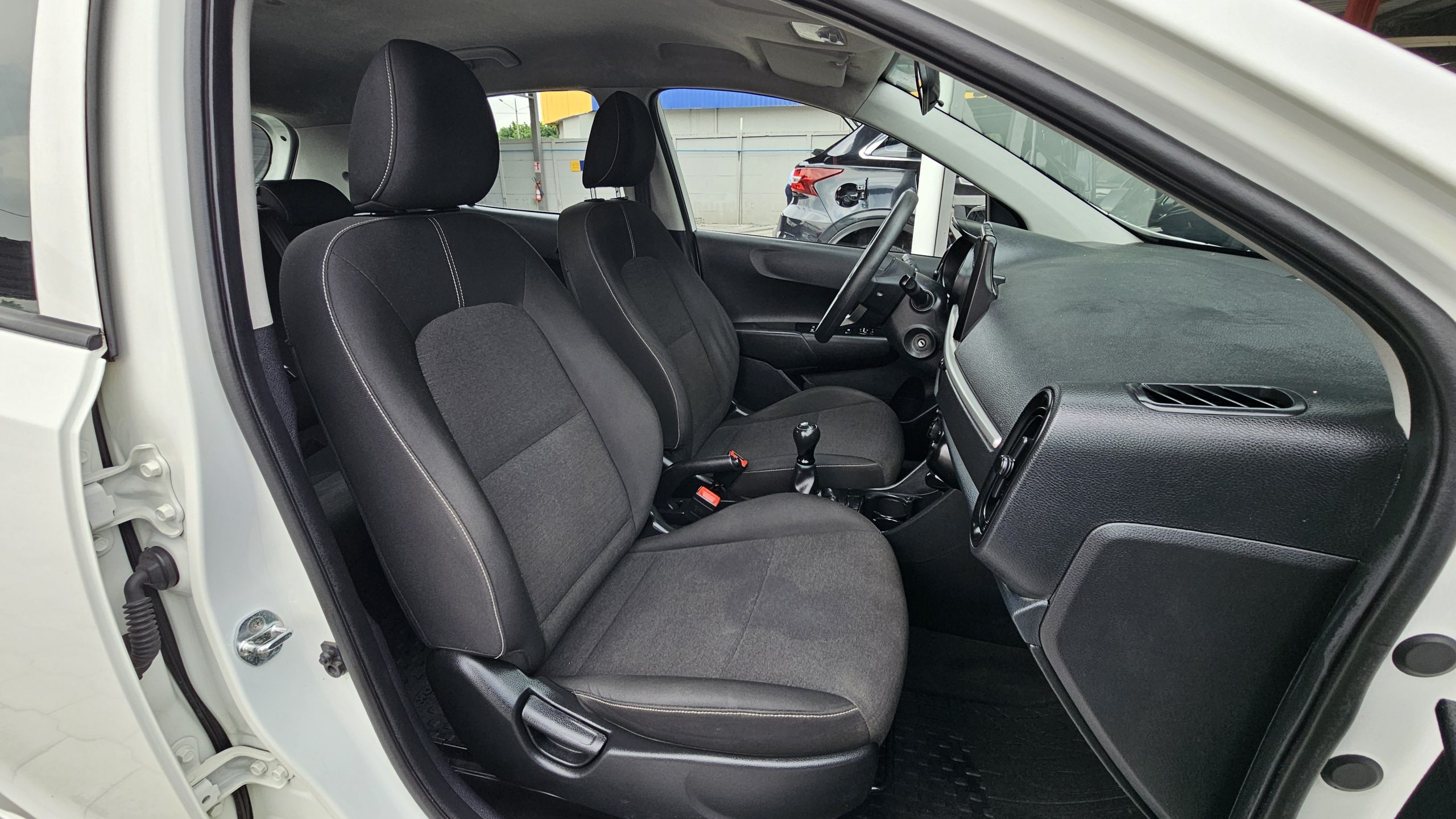 KIA - PICANTO LX 1.0 4P 4X2 TM - 2022 - Image 3