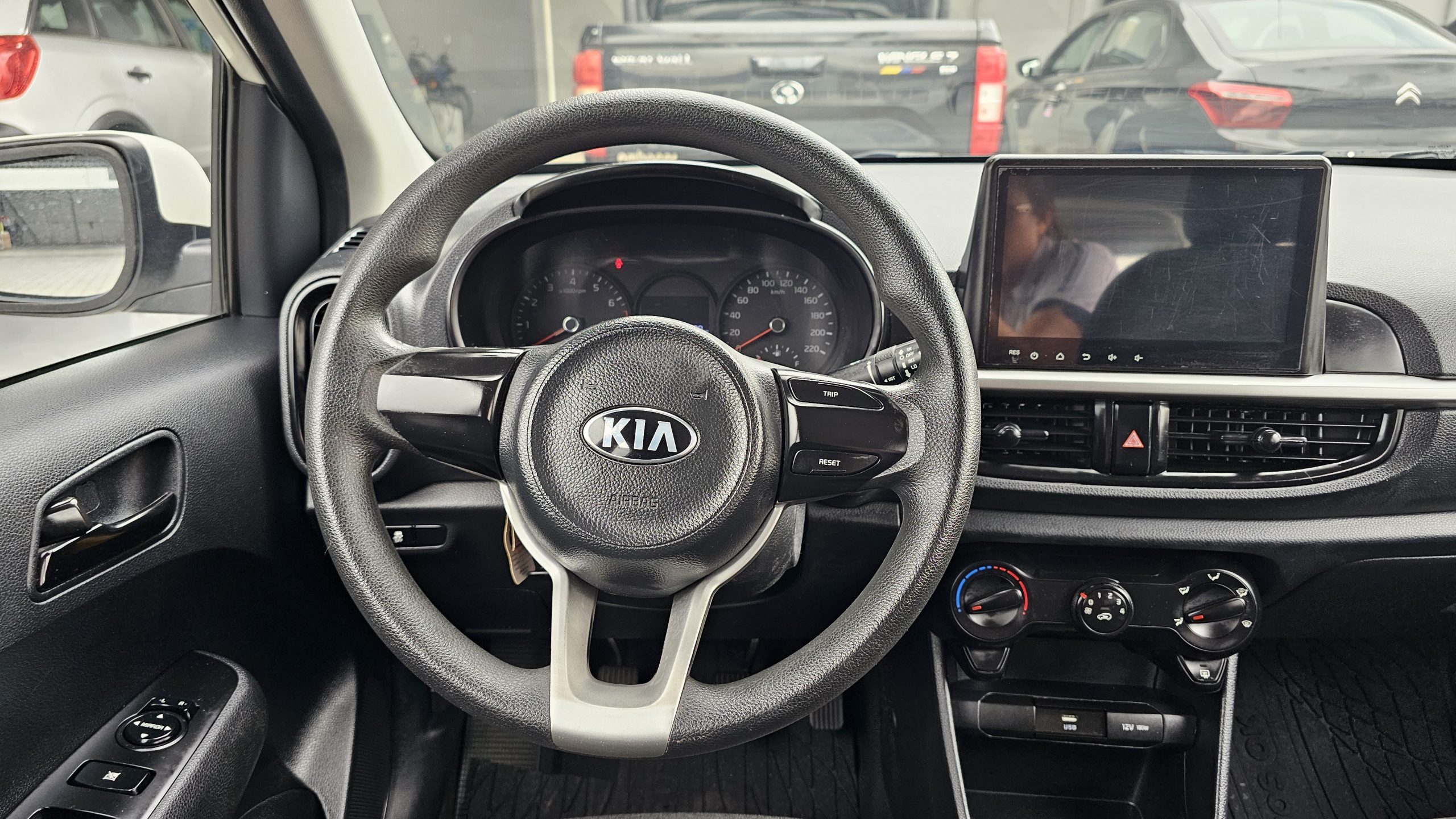 KIA - PICANTO LX 1.0 4P 4X2 TM - 2022 - Image 11